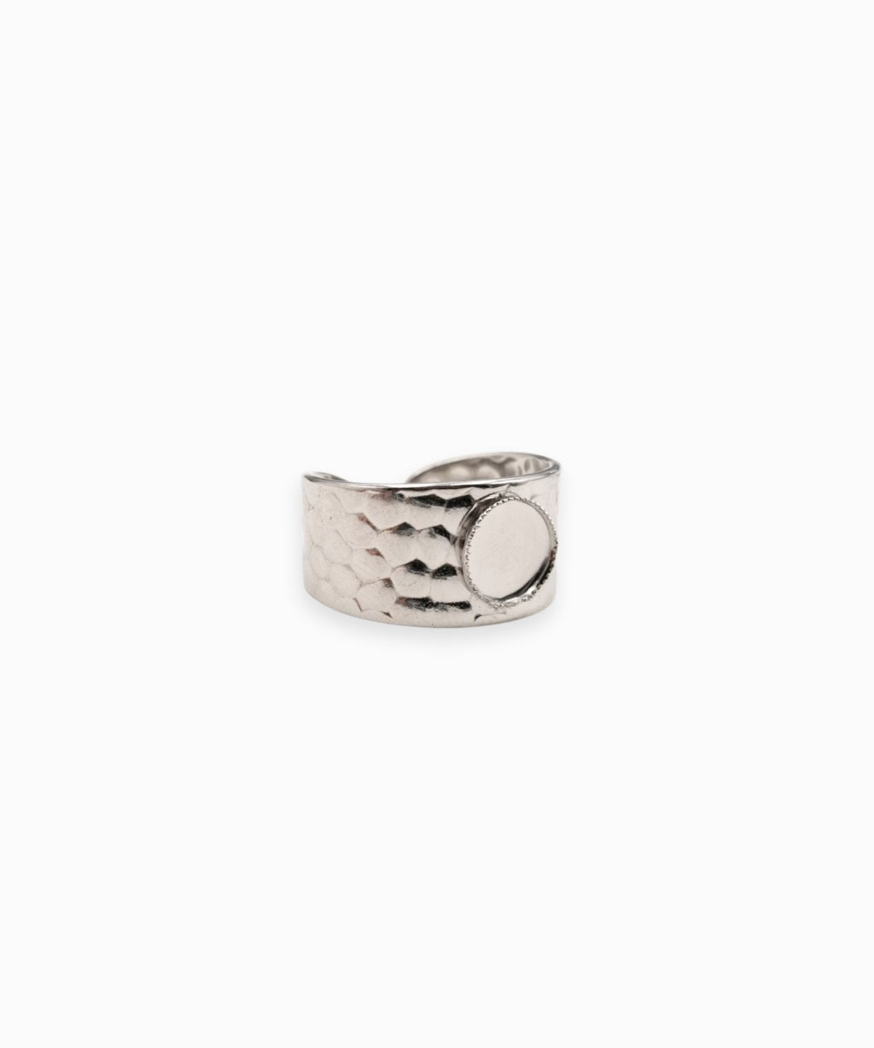Bague martelée à plateau 8mm