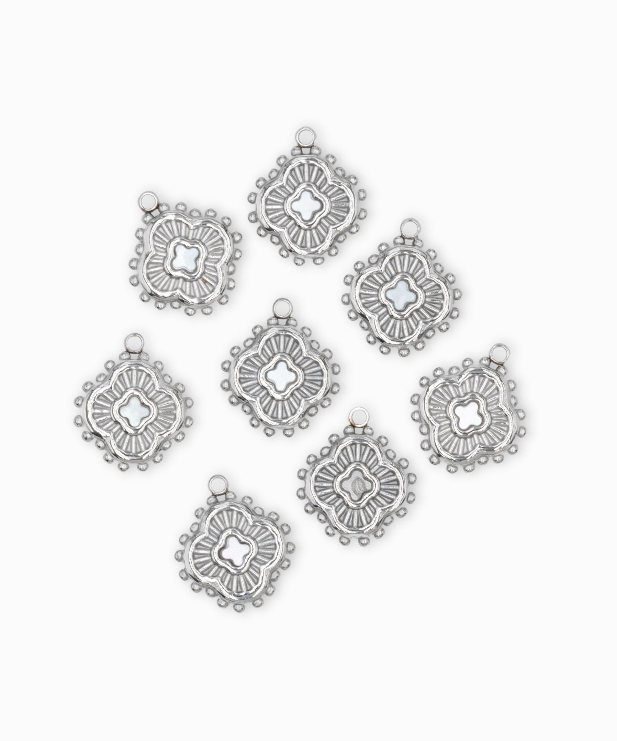 Pendentif trèfle 15x13mm